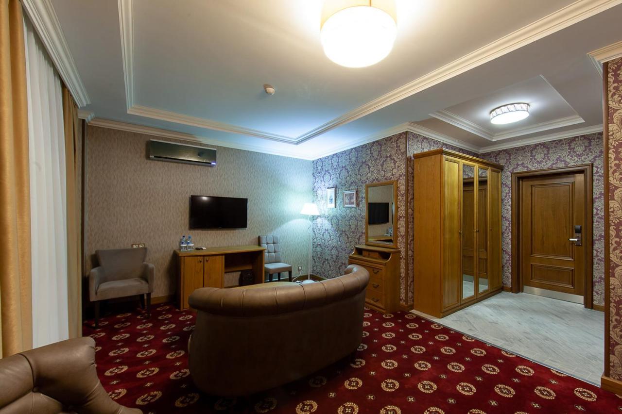 Sacvoyage Hotel Alma-Ata Buitenkant foto