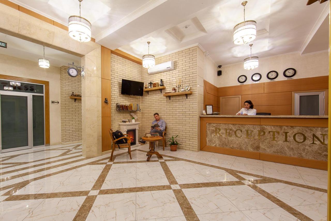 Sacvoyage Hotel Alma-Ata Buitenkant foto