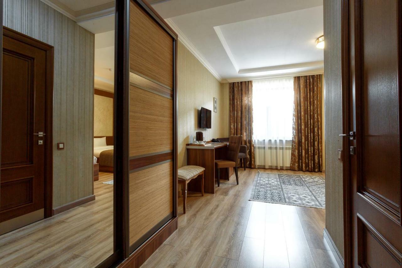 Sacvoyage Hotel Alma-Ata Buitenkant foto