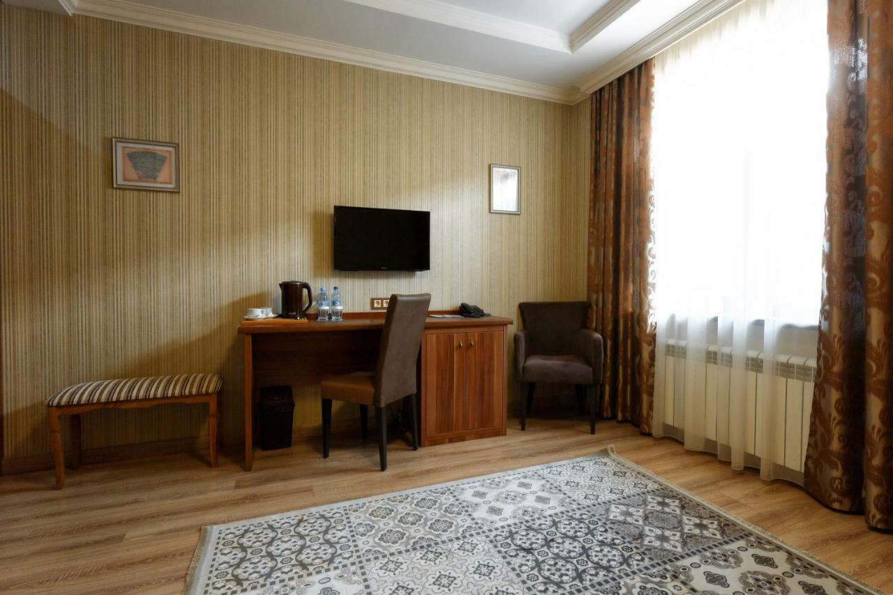 Sacvoyage Hotel Alma-Ata Buitenkant foto