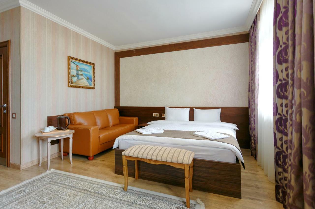 Sacvoyage Hotel Alma-Ata Buitenkant foto