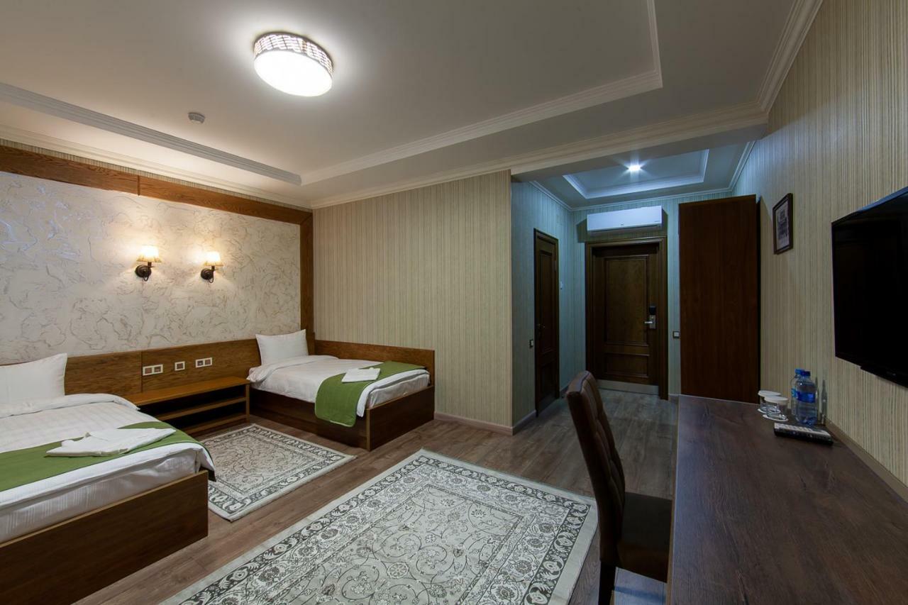 Sacvoyage Hotel Alma-Ata Buitenkant foto